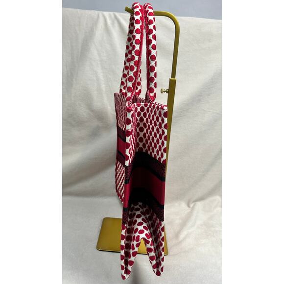 Christian Dior Canvas Medium DiorAmour Red Polka Dot Book Tote Limited Edition - Picture 3 of 16